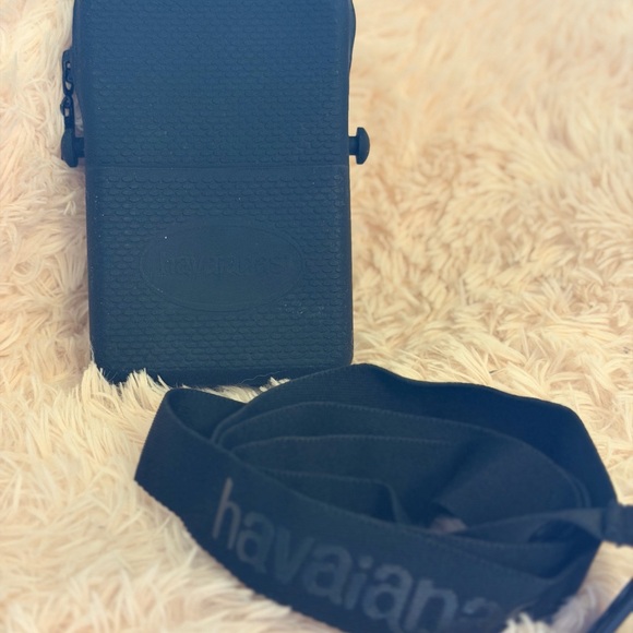 Havaianas Black Shoulder Bag - Picture 1 of 3
